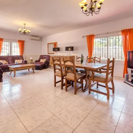 Villa Terrafortuna Sleeps 12 Pool Wifi Lloret de Mar